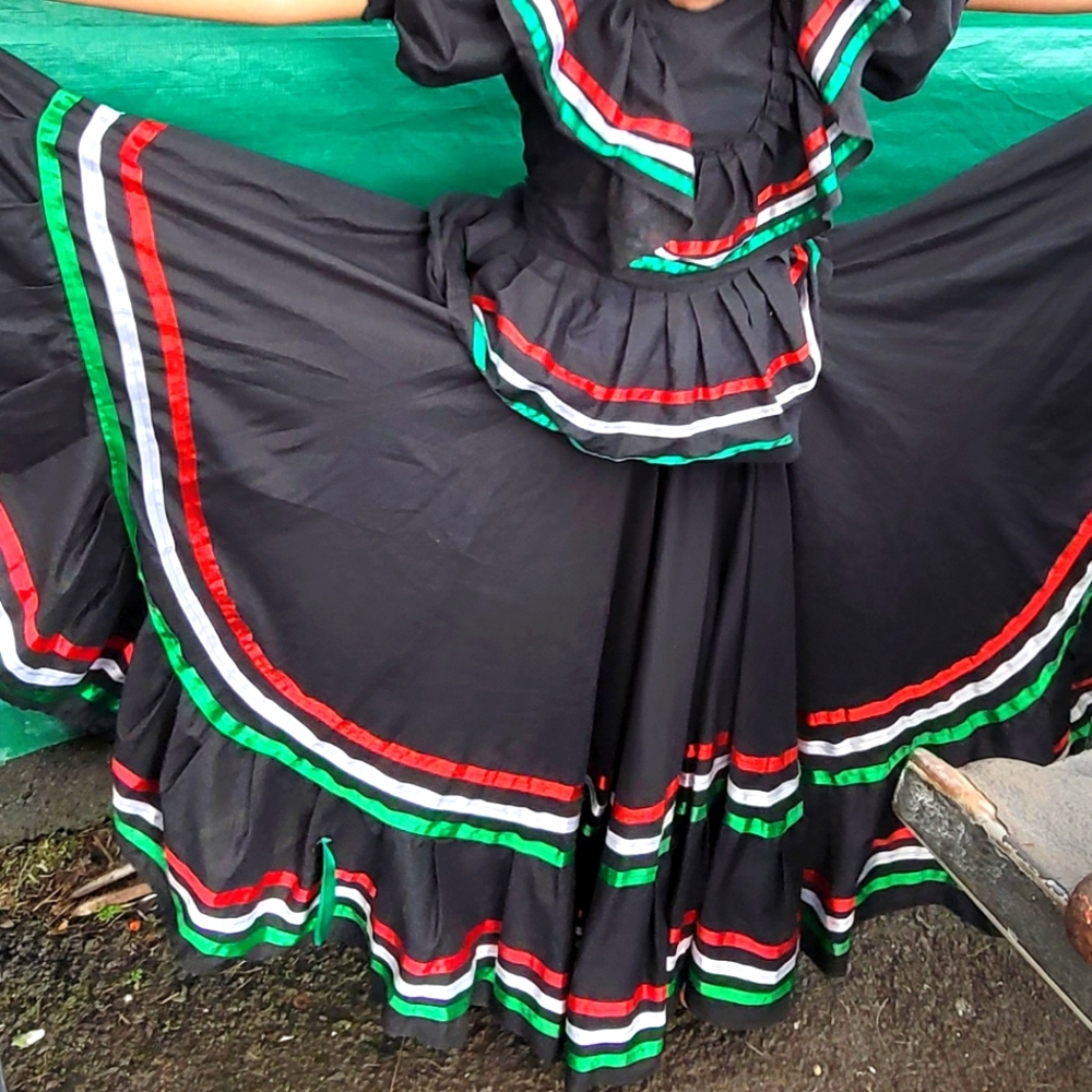Handmade Mexico folklorico Dress Size 8 girls